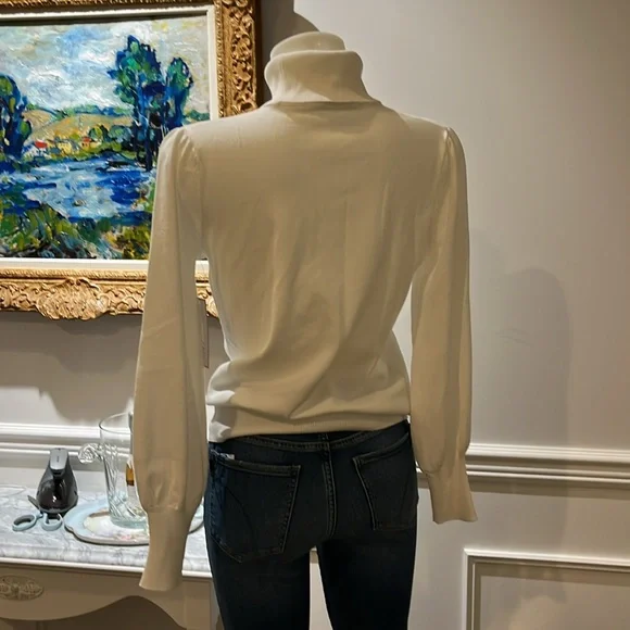 Madison Grey New York white sweater turtleneck - Picture 2 of 6